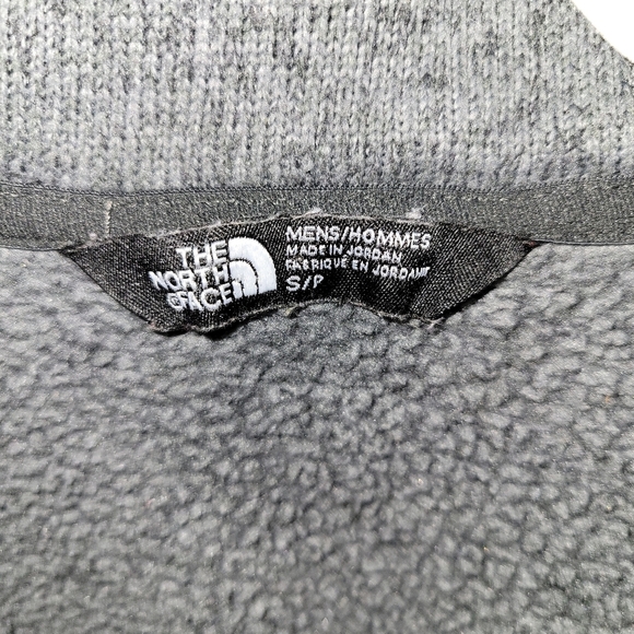 The North Face Men's Charcoal Quarter Zip-Up Sweater Size Small - Picture 2 of 6